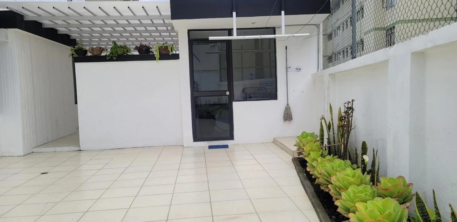 Altamira Apart Suites Quito 0*,  Ecuador